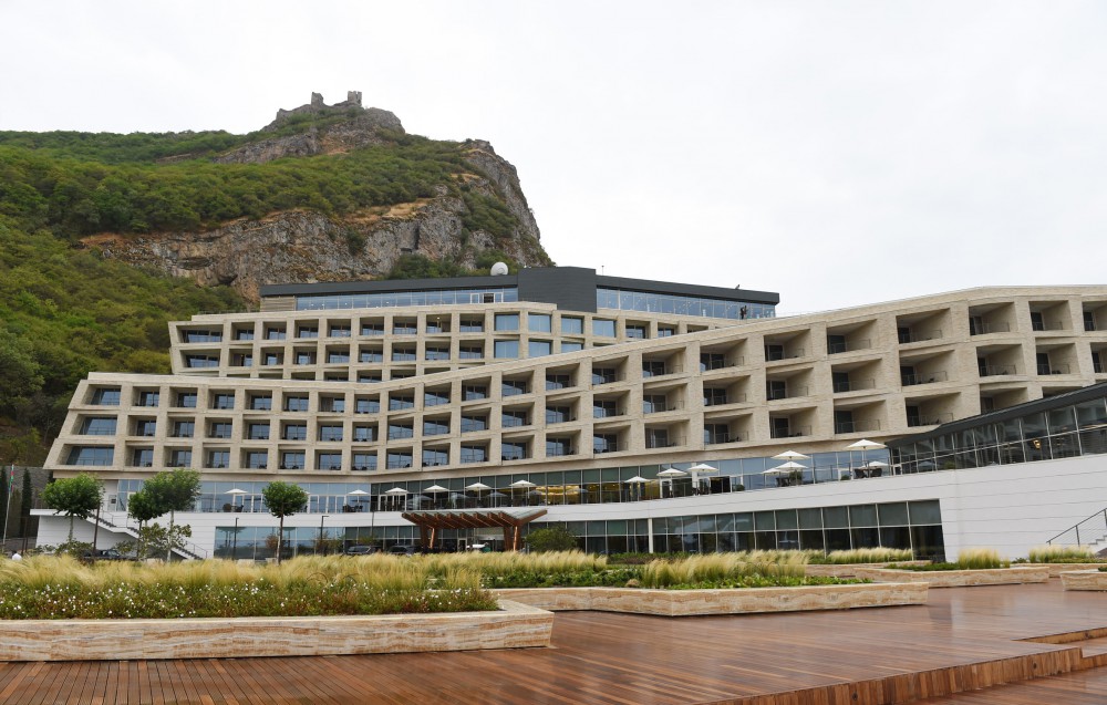Prezident İlham Əliyev “Qalaaltı Hotel & SPA” müalicə-istirahət kompleksinin açılışında iştirak edib (FOTO)