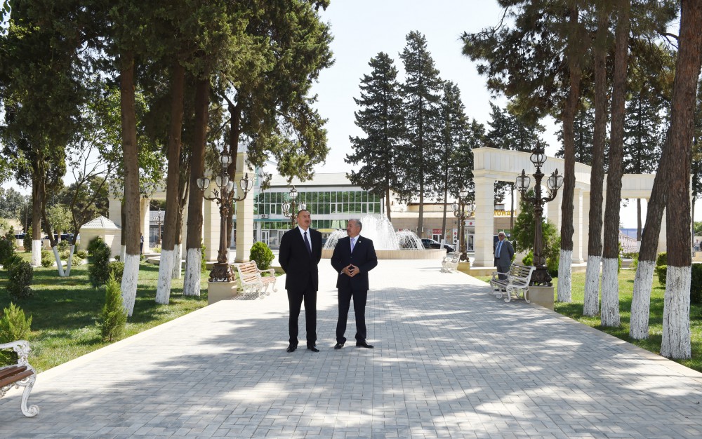 Prezident İlham Əliyev Heydər Əliyev adına park-bulvarın açılışında iştirak edib (FOTO)