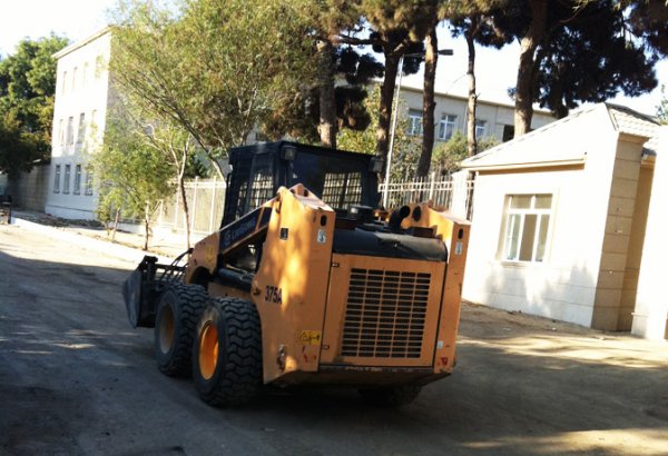 Bakıda daha bir yol yenidən qurulur (FOTO)