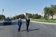 Prezident İlham Əliyev Bakının Pişəvəri, Cavadxan, Hüseyn Seyidzadə küçələrində aparılan abadlıq və yenidənqurma işlərindən sonrakı vəziyyətlə tanış olub (FOTO)