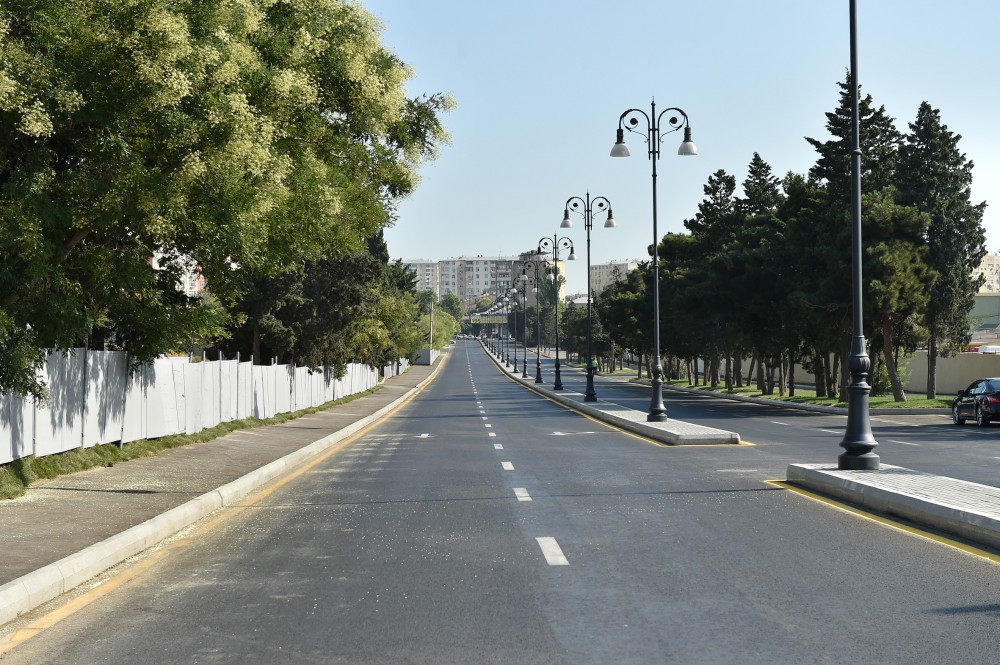 Prezident İlham Əliyev Bakının Pişəvəri, Cavadxan, Hüseyn Seyidzadə küçələrində aparılan abadlıq və yenidənqurma işlərindən sonrakı vəziyyətlə tanış olub (FOTO)