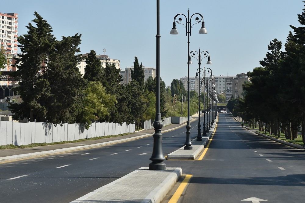 Prezident İlham Əliyev Bakının Pişəvəri, Cavadxan, Hüseyn Seyidzadə küçələrində aparılan abadlıq və yenidənqurma işlərindən sonrakı vəziyyətlə tanış olub (FOTO)