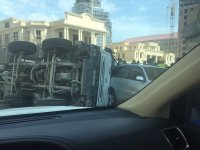 Bakıda  betonqarışdıran maşın aşıb (FOTO)