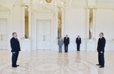 İlham Əliyev Belarusun yeni səfirinin etimadnaməsini qəbul edib (FOTO)
