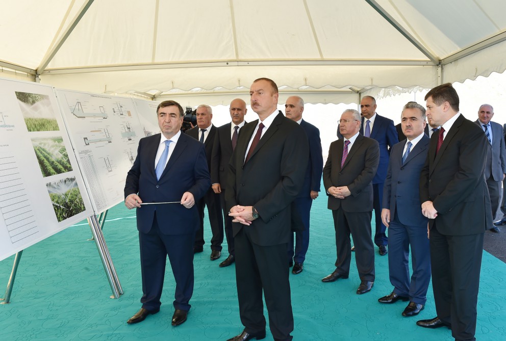 Siyəzən rayonunda da yeni suvarılacaq torpaqlara Taxtakörpü-Ceyranbatan kanalından suyun verilməsinə başlanıb (FOTO)