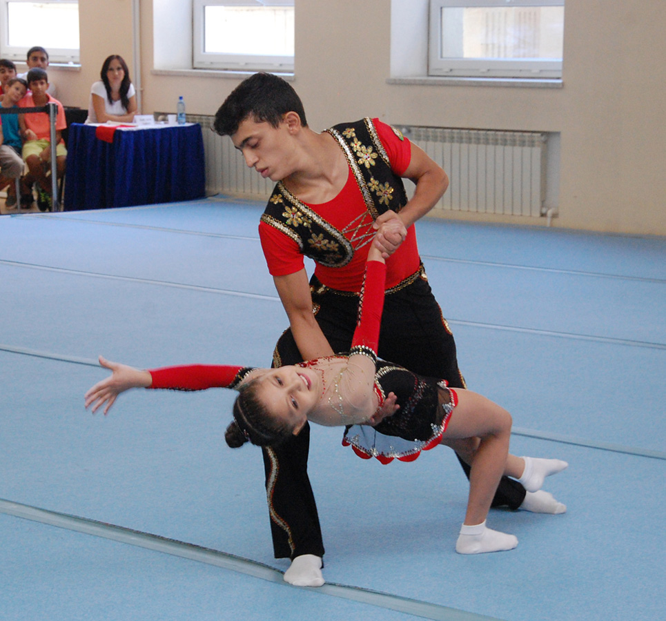 Akrobatika gimnastikası üzrə 22-ci Bakı çempionatı başlayıb (FOTO)