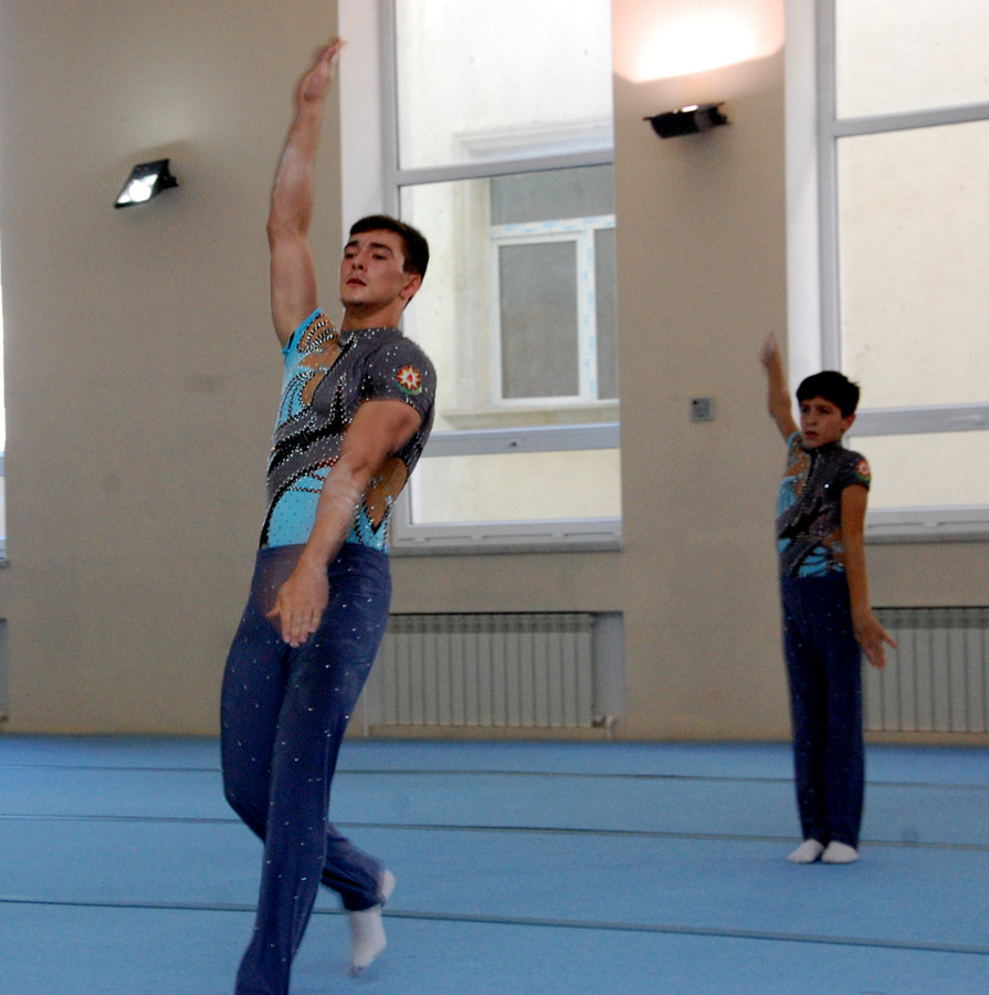 Akrobatika gimnastikası üzrə 22-ci Bakı çempionatı başlayıb (FOTO)