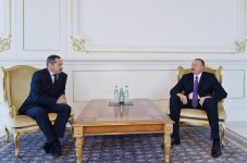 Prezident İlham Əliyev İsveçrənin Azərbaycandakı səfirini qəbul edib (FOTO)