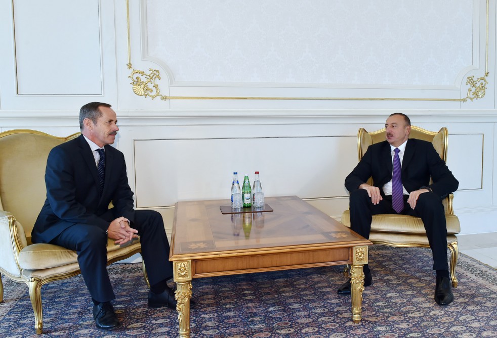 Prezident İlham Əliyev İsveçrənin Azərbaycandakı səfirini qəbul edib (FOTO)