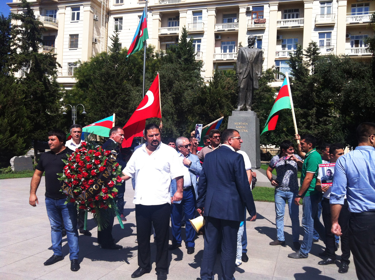 Azərbaycanda Türkiyəyə dəstək aksiyası keçirilib (FOTO)