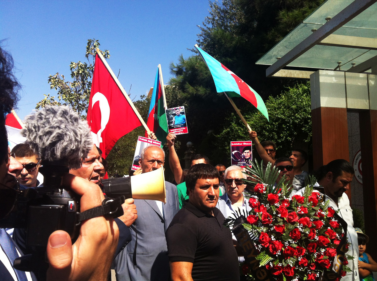 Azərbaycanda Türkiyəyə dəstək aksiyası keçirilib (FOTO)