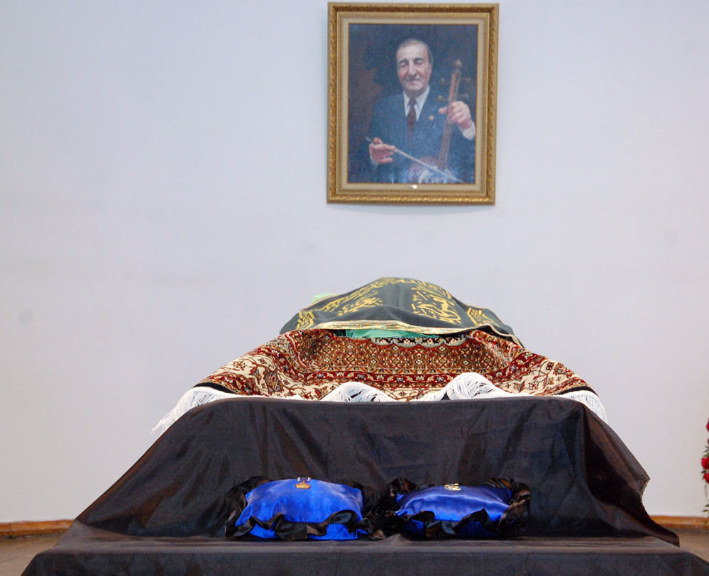 Habil Əliyevlə vida mərasimi keçirilib (ƏLAVƏ OLUNUB) (FOTO)