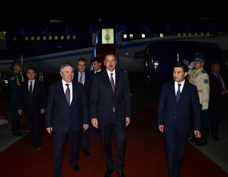Azərbaycan Prezidenti İlham Əliyev Qazaxıstana işgüzar səfərə gəlib (FOTO)