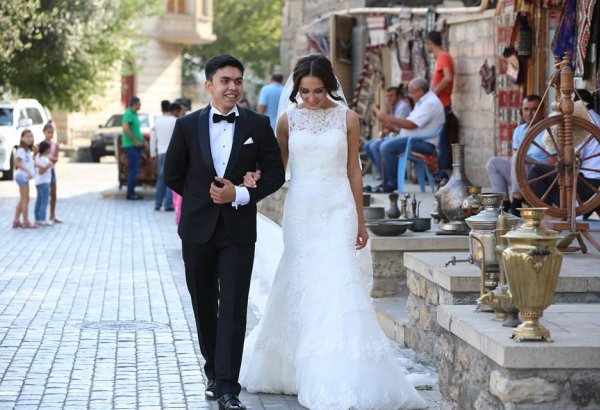 Vaqif Nağıyev Bakıda açıq havada toy etdi (FOTO)