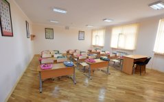 Prezident İlham Əliyev 264 nömrəli məktəb-liseydə yaradılan şəraitlə tanış olub (FOTO)