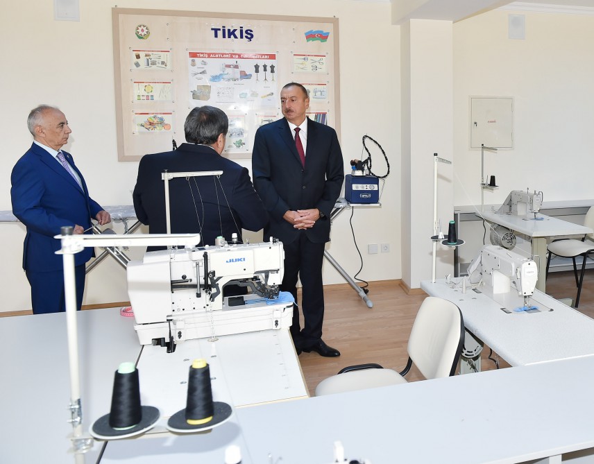 Prezident İlham Əliyev 5 nömrəli Bakı Peşə Liseyində aparılan yenidənqurma işlərindən sonrakı vəziyyətlə tanış olub (FOTO)