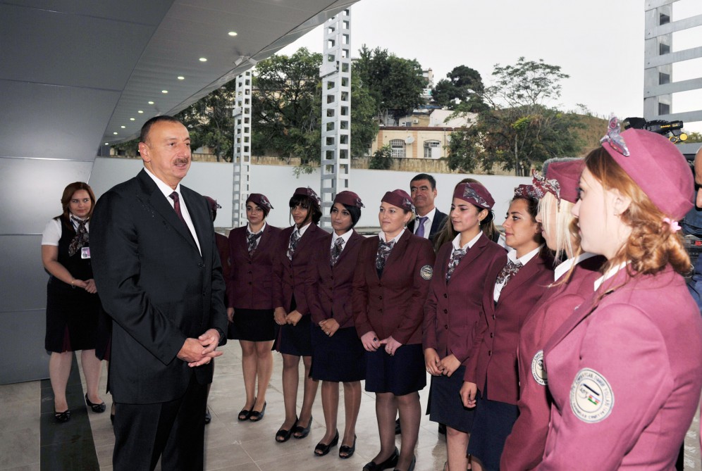 Prezident İlham Əliyev Bakı-Sumqayıt marşrutu ilə hərəkət edən ilk sərnişin qatarının yola salınması mərasimində iştirak edib (FOTO)
