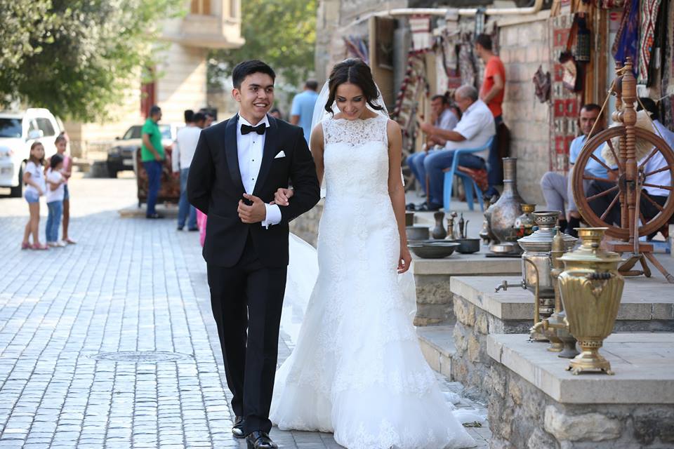 Vaqif Nağıyev Bakıda açıq havada toy etdi (FOTO)