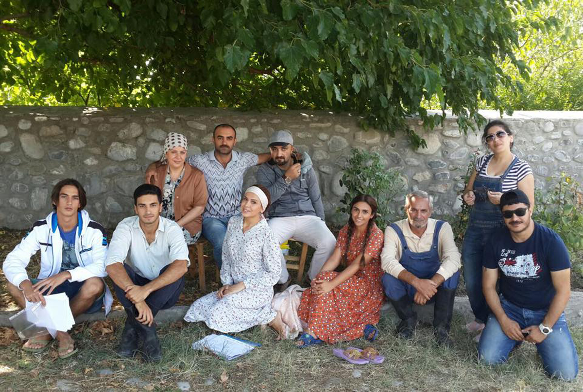 "Bir ovuc sonsuzluq" filminin çəkilişləri davam edir (FOTO)