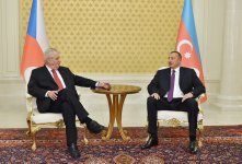 İlham Əliyev və Miloş Zemanın təkbətək görüşü olub