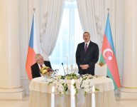 İlham Əliyevin adından Çexiya Prezidenti Miloş Zemanın şərəfinə rəsmi ziyafət verilib (FOTO)