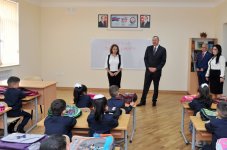 İlham Əliyev 148 nömrəli tam orta məktəbdə yenidənqurma işlərindən sonra yaradılan şəraitlə tanış olub (FOTO)