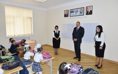 İlham Əliyev 148 nömrəli tam orta məktəbdə yenidənqurma işlərindən sonra yaradılan şəraitlə tanış olub (FOTO)