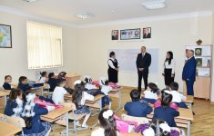 İlham Əliyev 148 nömrəli tam orta məktəbdə yenidənqurma işlərindən sonra yaradılan şəraitlə tanış olub (FOTO)