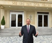 İlham Əliyev 148 nömrəli tam orta məktəbdə yenidənqurma işlərindən sonra yaradılan şəraitlə tanış olub (FOTO)