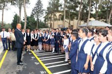 İlham Əliyev 148 nömrəli tam orta məktəbdə yenidənqurma işlərindən sonra yaradılan şəraitlə tanış olub (FOTO)