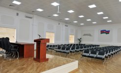 İlham Əliyev 148 nömrəli tam orta məktəbdə yenidənqurma işlərindən sonra yaradılan şəraitlə tanış olub (FOTO)