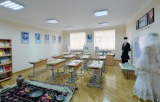 İlham Əliyev 148 nömrəli tam orta məktəbdə yenidənqurma işlərindən sonra yaradılan şəraitlə tanış olub (FOTO)