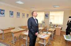 İlham Əliyev 148 nömrəli tam orta məktəbdə yenidənqurma işlərindən sonra yaradılan şəraitlə tanış olub (FOTO)