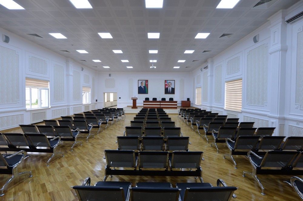İlham Əliyev 148 nömrəli tam orta məktəbdə yenidənqurma işlərindən sonra yaradılan şəraitlə tanış olub (FOTO)
