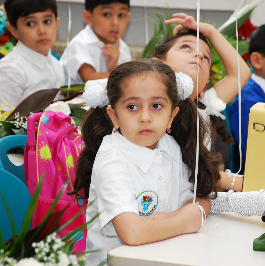 Düşüncələrimizə işıq saçan birincilərimiz (FOTO)