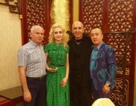 Azərbaycanlı modelyerin podiuma çıxması gurultulu alqışa səbəb oldu (VİDEO+FOTO)