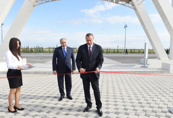 Prezident İlham Əliyev Kürdəmirdə Bayraq Meydanının açılışında iştirak edib (FOTO)
