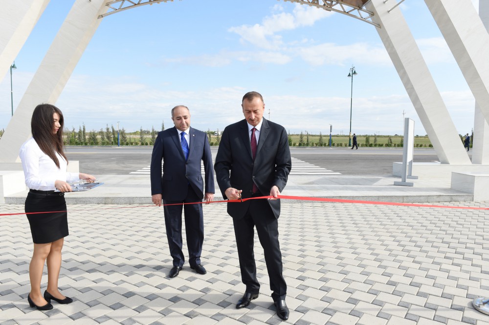 Prezident İlham Əliyev Kürdəmirdə Bayraq Meydanının açılışında iştirak edib (FOTO)