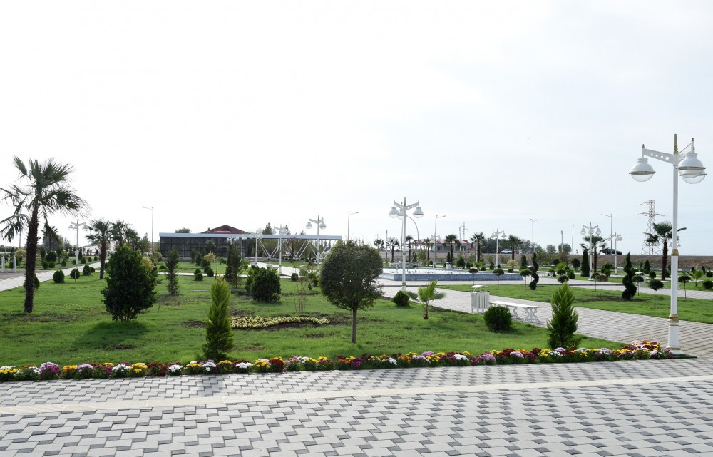 Prezident İlham Əliyev Kürdəmirdə Bayraq Meydanının açılışında iştirak edib (FOTO)