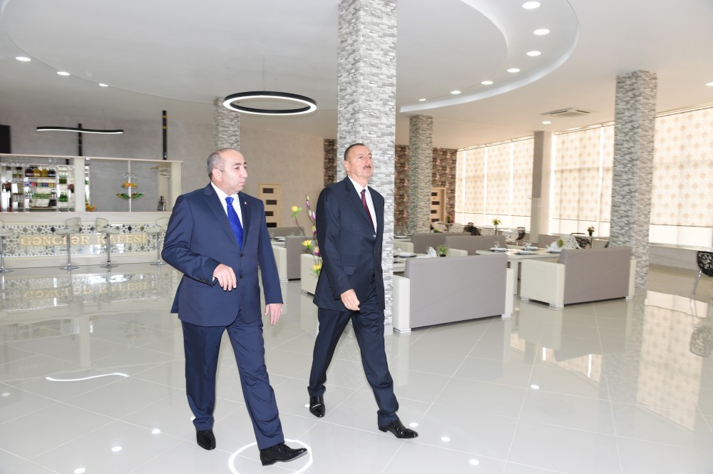 Prezident İlham Əliyev Kürdəmirdə Bayraq Meydanının açılışında iştirak edib (FOTO)