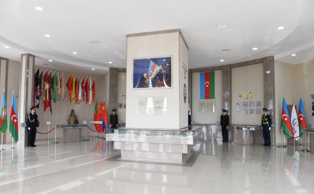Prezident İlham Əliyev Kürdəmirdə Bayraq Meydanının açılışında iştirak edib (FOTO)
