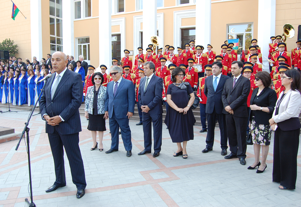 Üzeyir Hacıbəyli anıldı (FOTO)