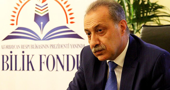 Oktay Səmədov: "Öyrədərək öyrənməkdən şərəf duyaq"