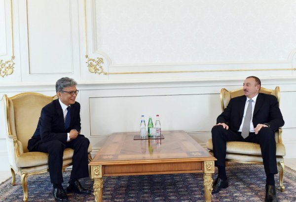 İlham Əliyev Koreyanın Azərbaycandakı səfirini diplomatik fəaliyyətinin başa çatması ilə əlaqədar qəbul edib