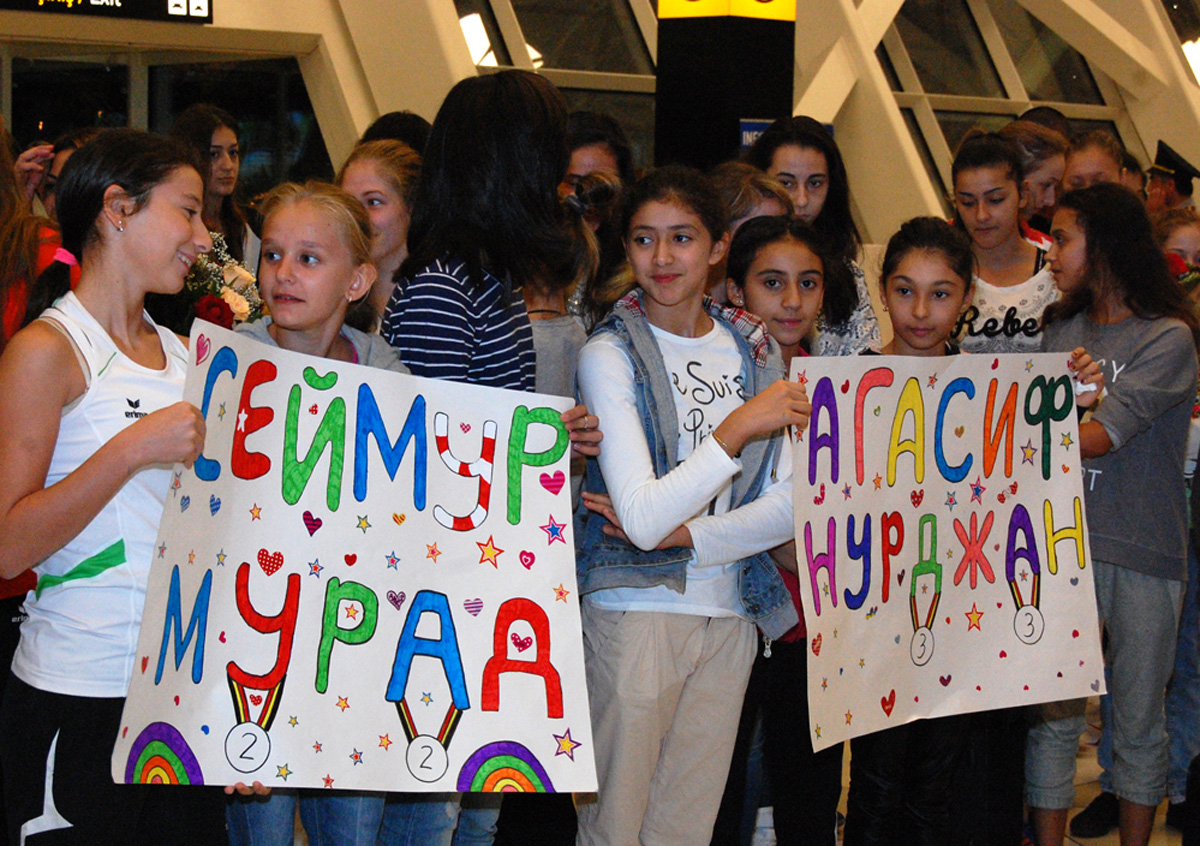 Avropa Yarışlarında uğurla çıxış etmiş idmançılarımız vətənə dönüblər (FOTO)