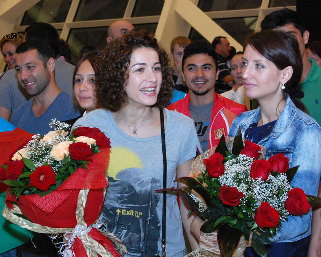 Avropa Yarışlarında uğurla çıxış etmiş idmançılarımız vətənə dönüblər (FOTO)