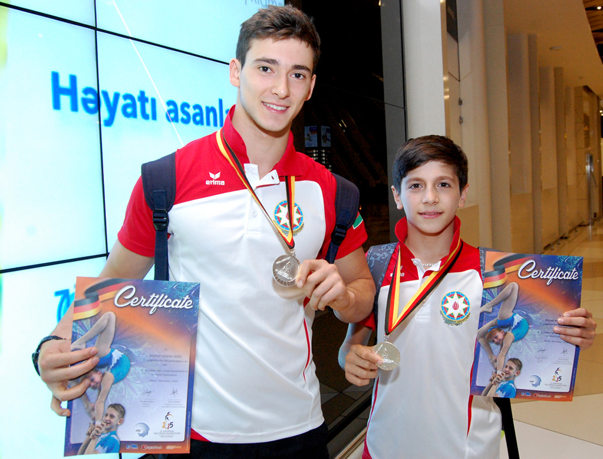 Avropa Yarışlarında uğurla çıxış etmiş idmançılarımız vətənə dönüblər (FOTO)