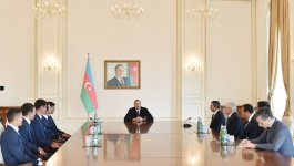 İlham Əliyev polo idman növü üzrə Avropa çempionatının qalibi olmuş Azərbaycan yığmasının üzvləri ilə görüşüb (FOTO)