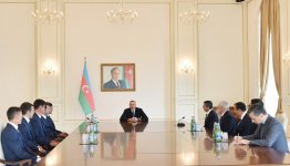 İlham Əliyev polo idman növü üzrə Avropa çempionatının qalibi olmuş Azərbaycan yığmasının üzvləri ilə görüşüb (FOTO)