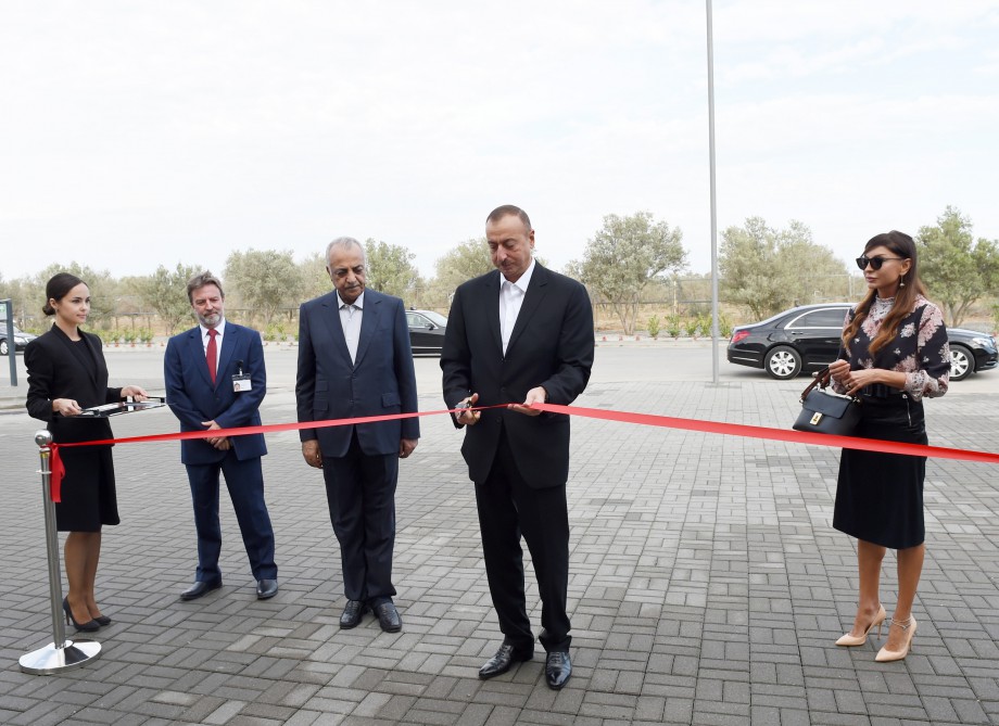 Prezident İlham Əliyev və xanımı məktəb kompleksinin və Qolf klubunun açılışında iştirak ediblər (FOTO)